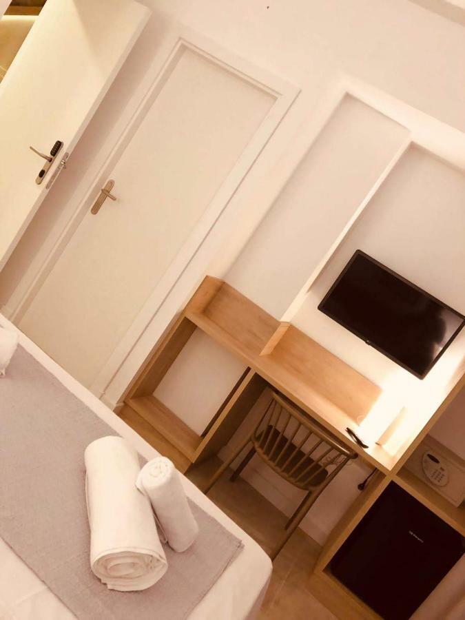 Hotel Victori Es Castell  Eksteriør billede