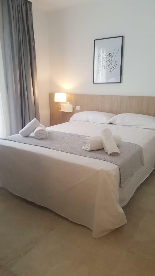 Hotel Victori Es Castell  Eksteriør billede