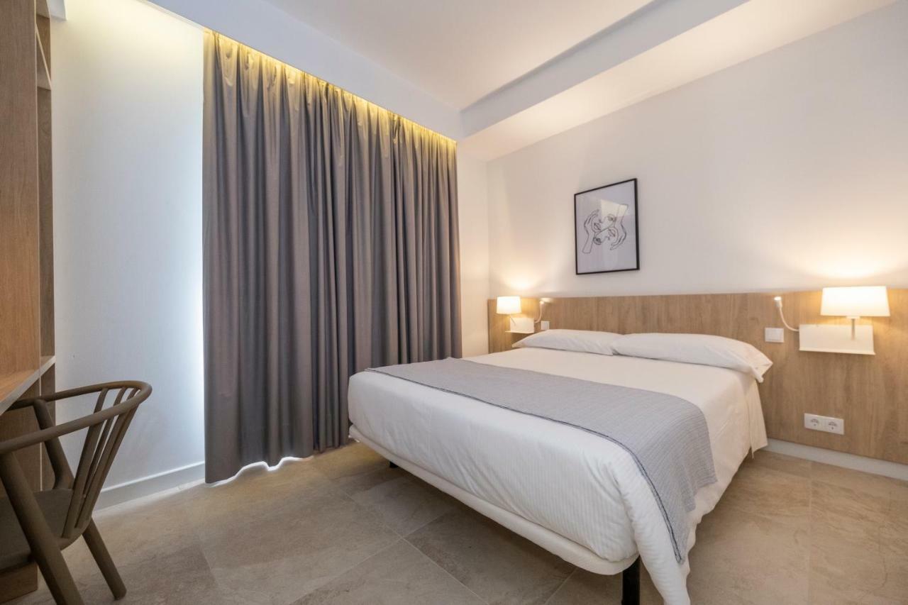 Hotel Victori Es Castell  Eksteriør billede