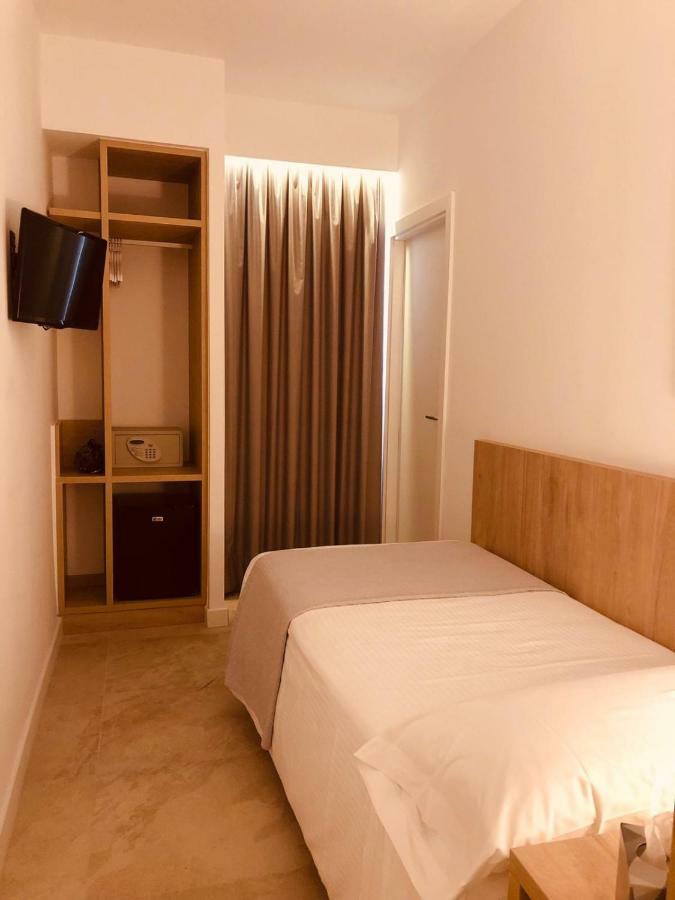 Hotel Victori Es Castell  Eksteriør billede