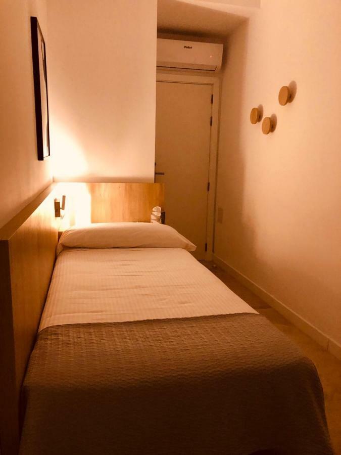Hotel Victori Es Castell  Eksteriør billede