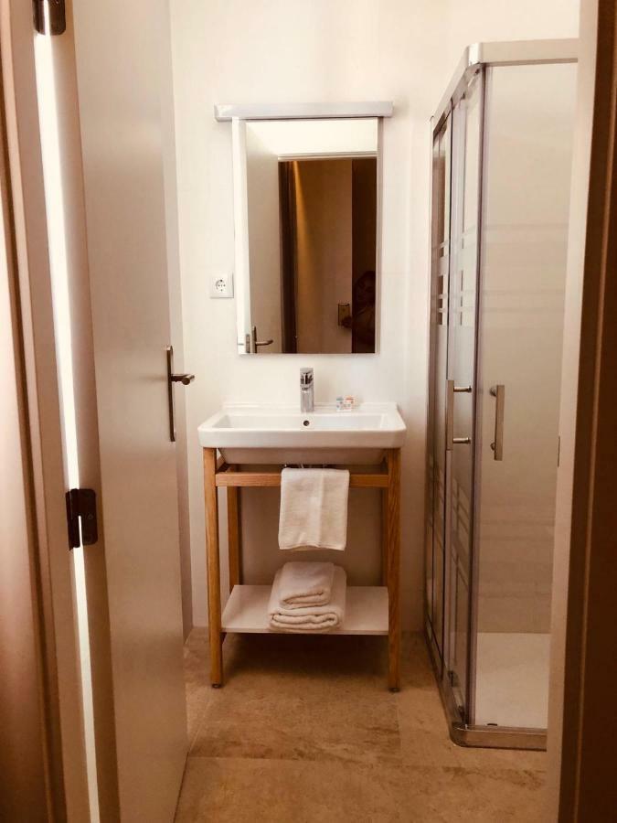 Hotel Victori Es Castell  Eksteriør billede
